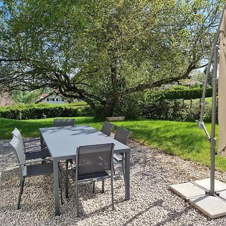Logement Dans Maison + Exterieur Orchamps-Vennes Exterior photo