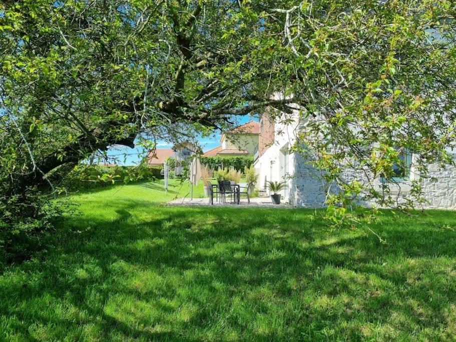 Logement Dans Maison + Exterieur Orchamps-Vennes Exterior photo